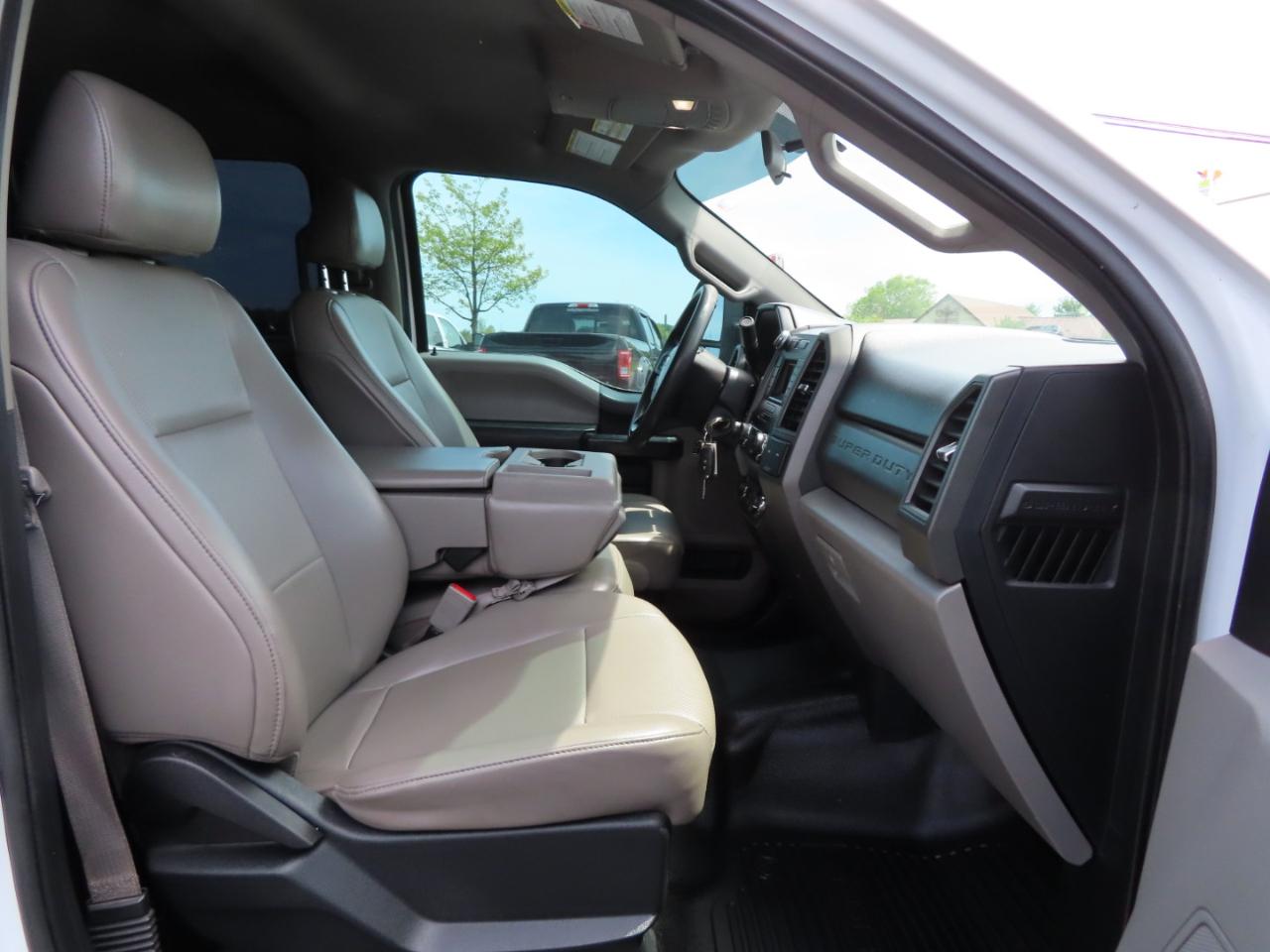 Ford Super Duty F-250 SRW XL 4WD Crew Cab 8' Box 2019