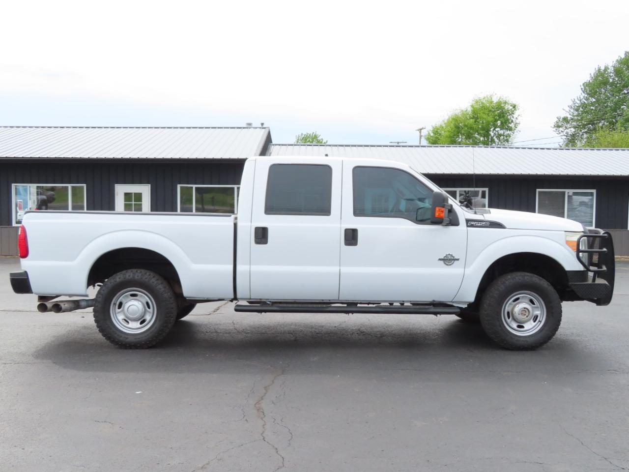 Ford Super Duty F-250 SRW 4WD Crew Cab 156" XL 2016