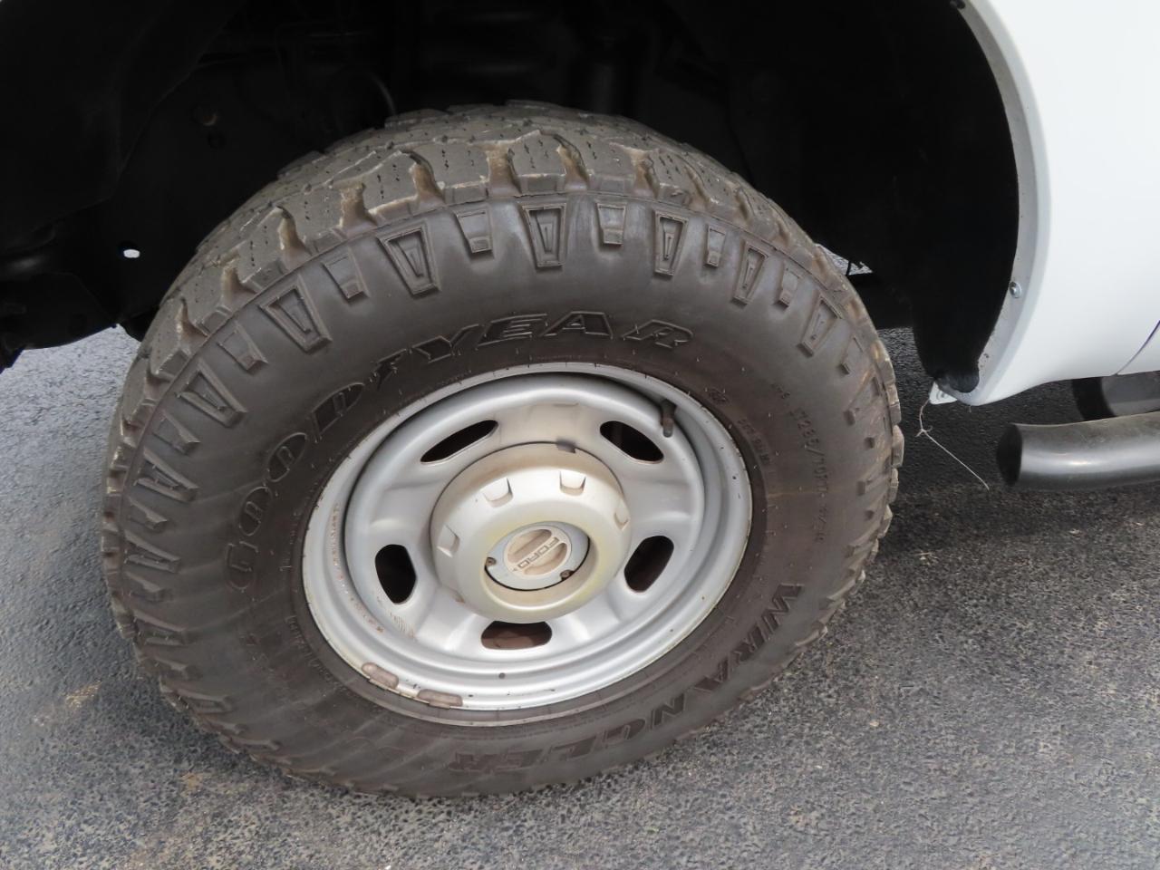 Ford Super Duty F-250 SRW 4WD Crew Cab 156" XL 2016