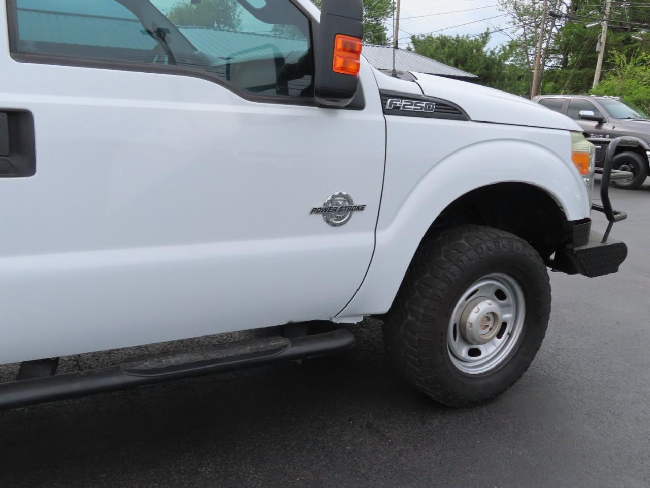 Ford Super Duty F-250 SRW 4WD Crew Cab 156" XL 2016