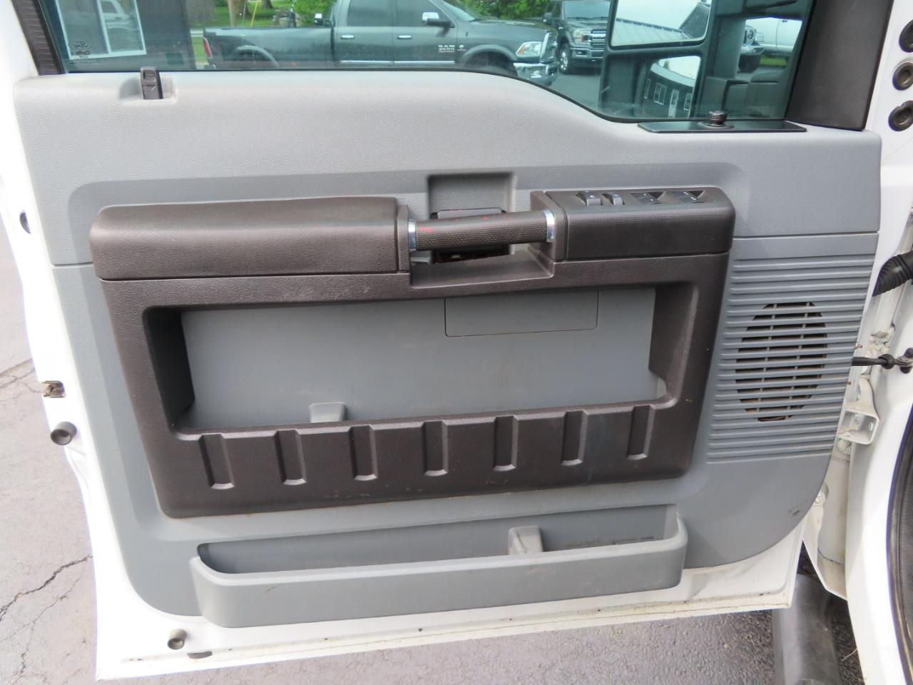 Ford Super Duty F-250 SRW 4WD Crew Cab 156" XL 2016