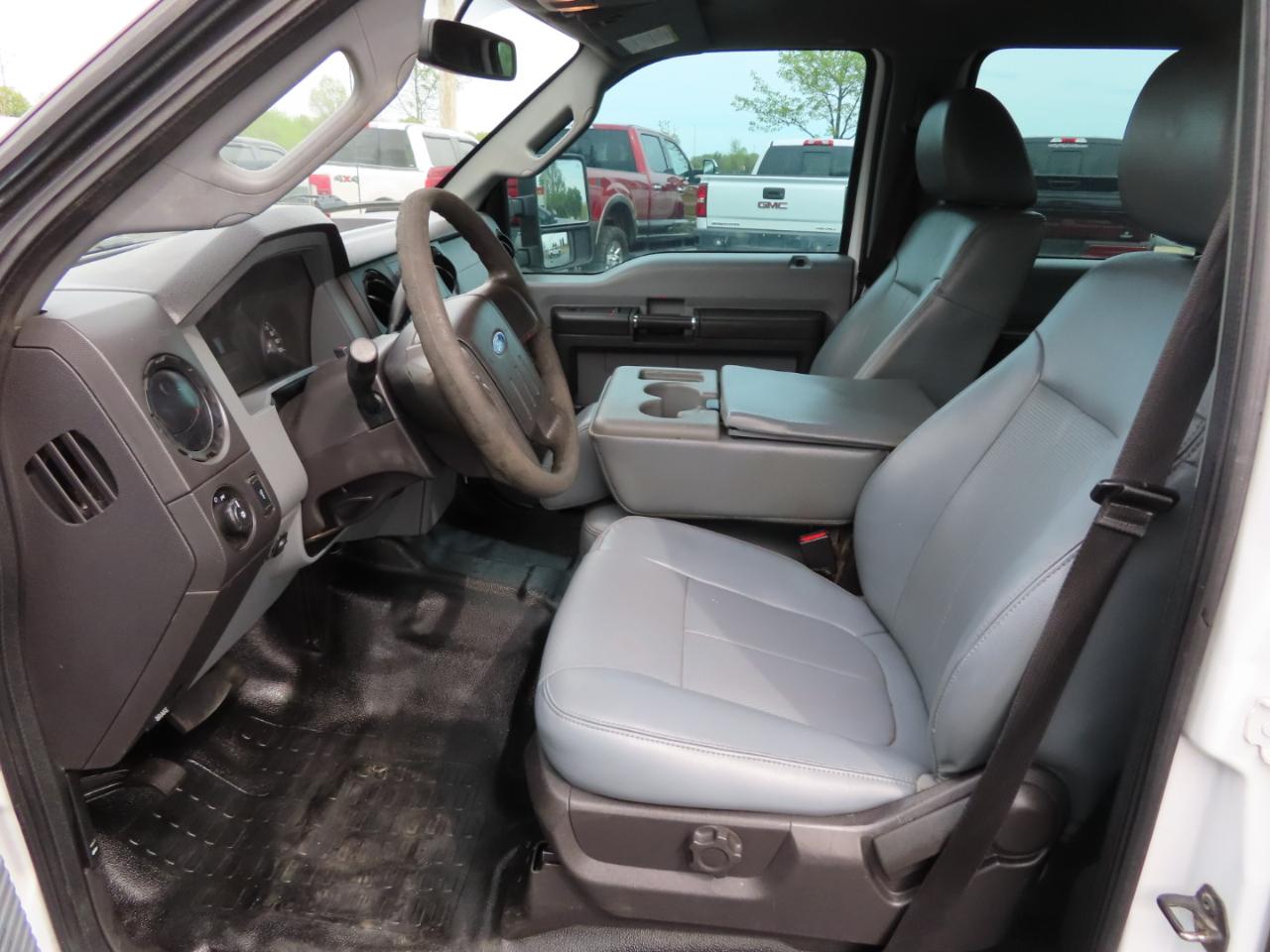 Ford Super Duty F-250 SRW 4WD Crew Cab 156" XL 2016