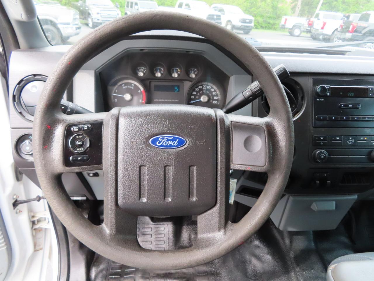 Ford Super Duty F-250 SRW 4WD Crew Cab 156" XL 2016