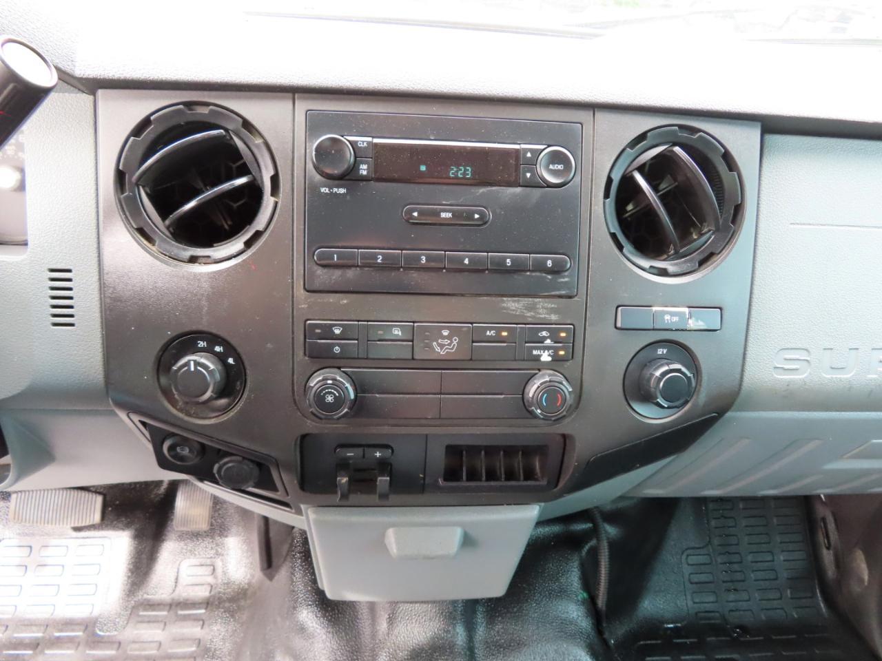 Ford Super Duty F-250 SRW 4WD Crew Cab 156" XL 2016