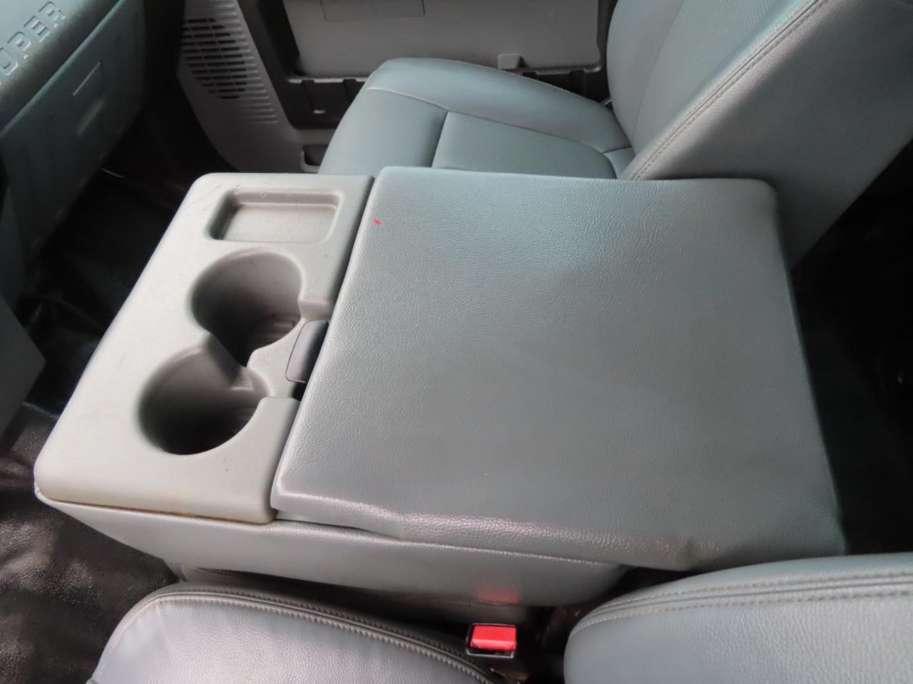 Ford Super Duty F-250 SRW 4WD Crew Cab 156" XL 2016