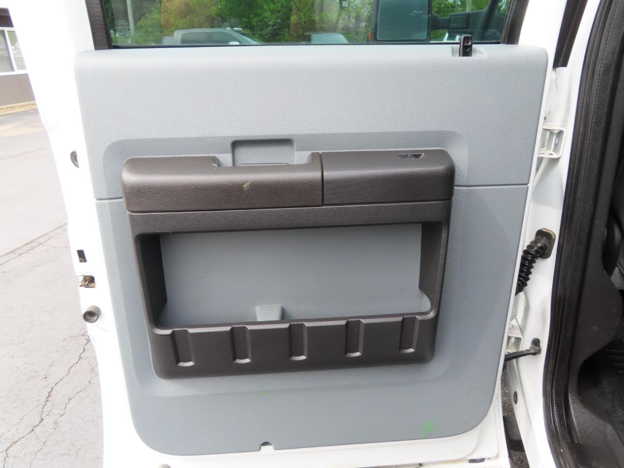 Ford Super Duty F-250 SRW 4WD Crew Cab 156" XL 2016