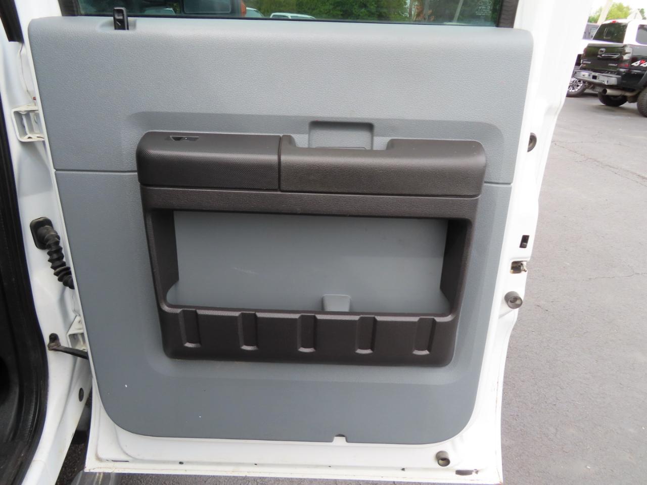 Ford Super Duty F-250 SRW 4WD Crew Cab 156" XL 2016