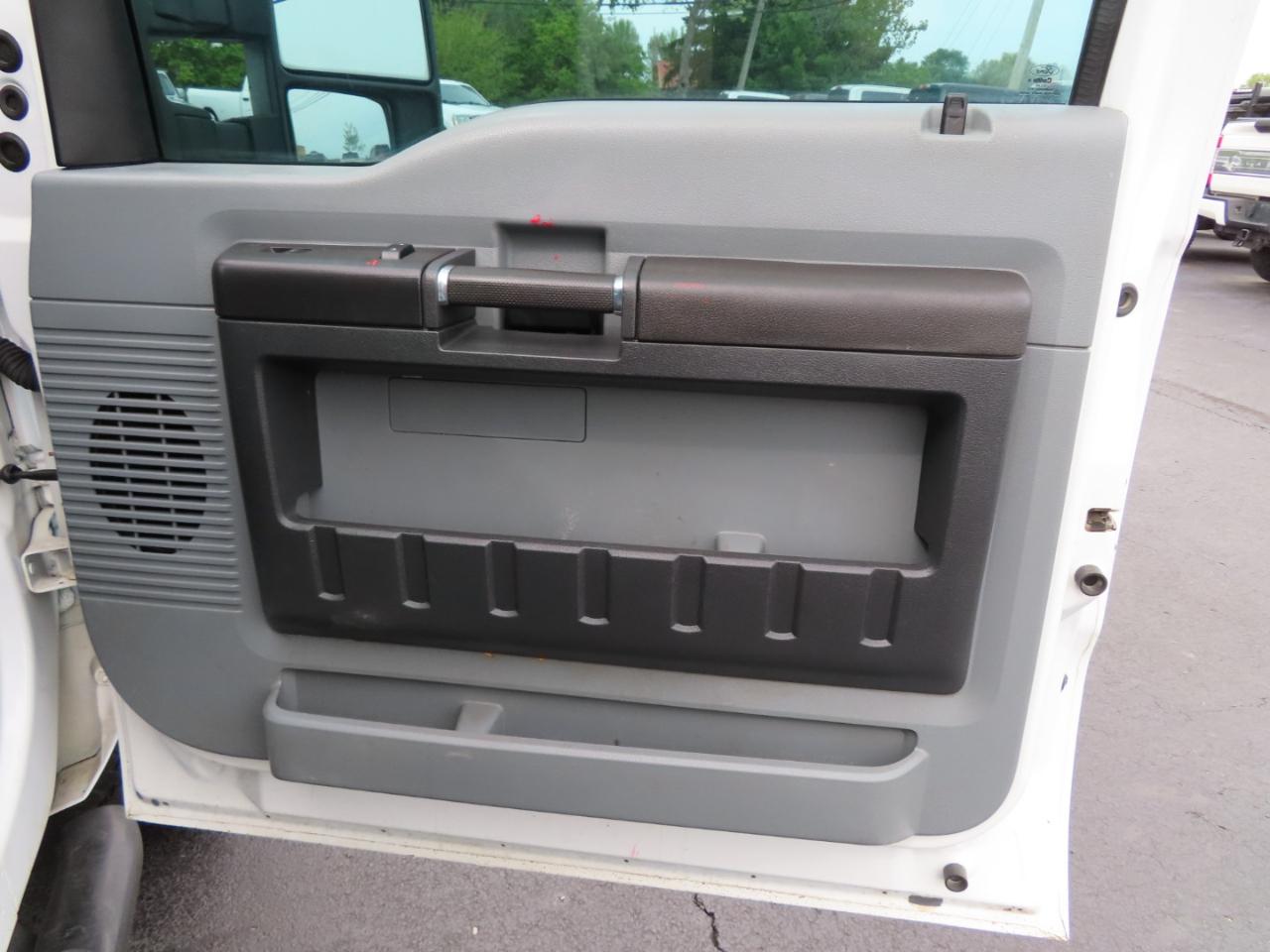 Ford Super Duty F-250 SRW 4WD Crew Cab 156" XL 2016