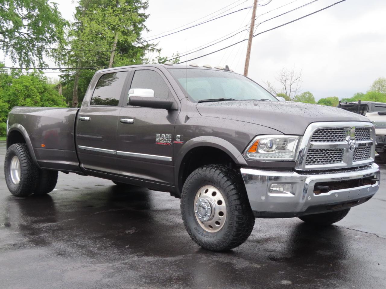 RAM 3500 Laramie 4x4 Crew Cab 8' Box 2018