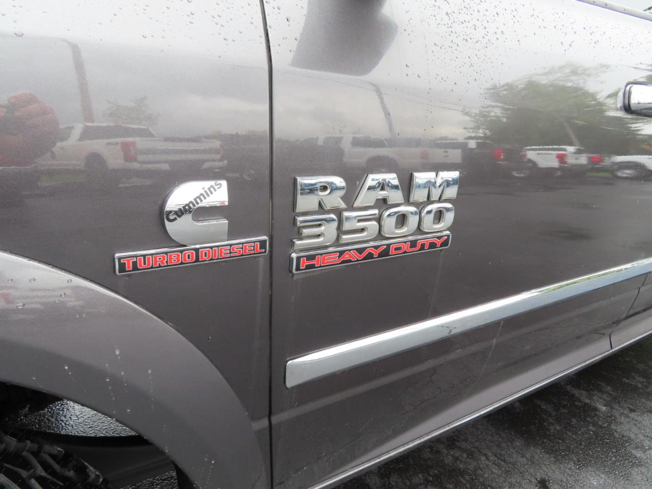 RAM 3500 Laramie 4x4 Crew Cab 8' Box 2018