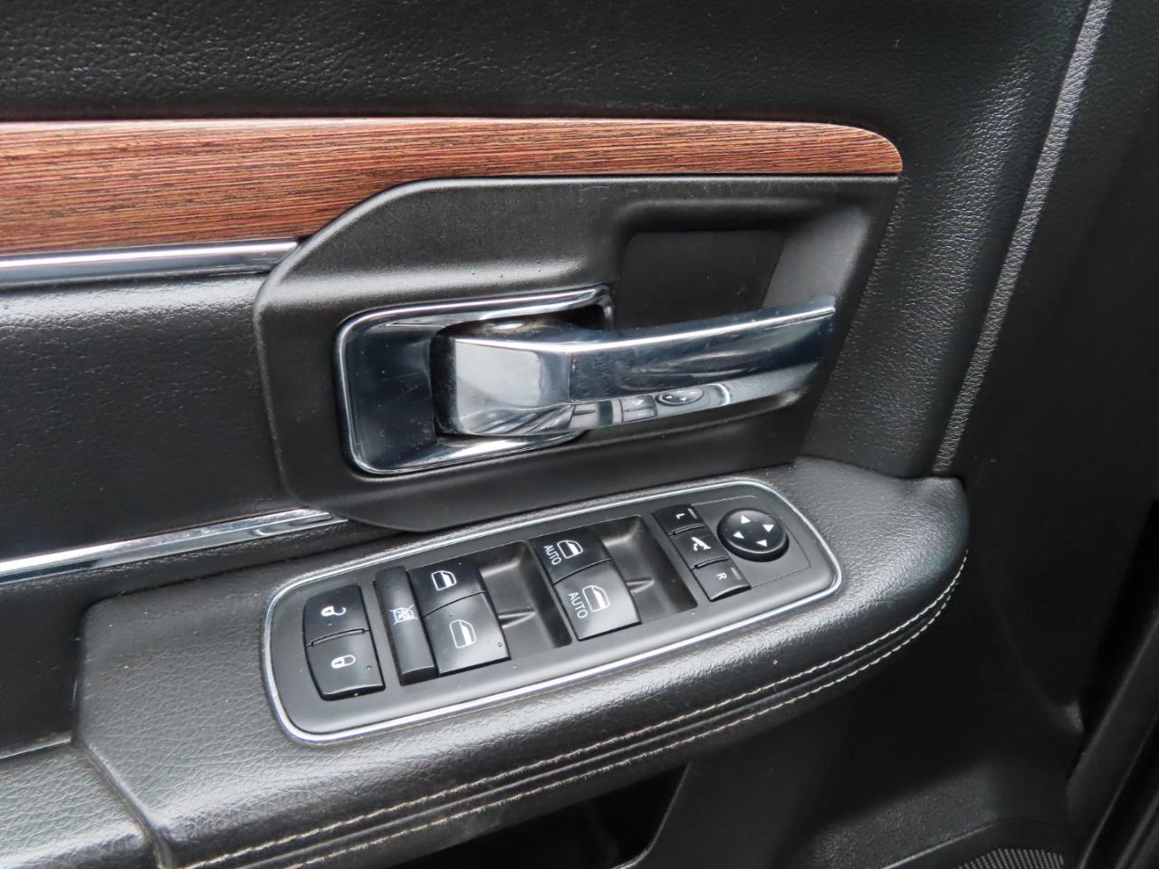 RAM 3500 Laramie 4x4 Crew Cab 8' Box 2018