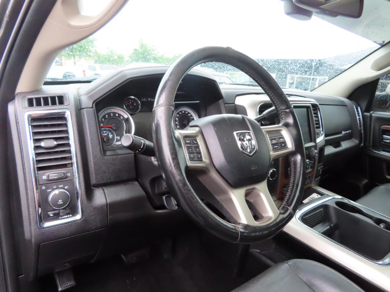 RAM 3500 Laramie 4x4 Crew Cab 8' Box 2018