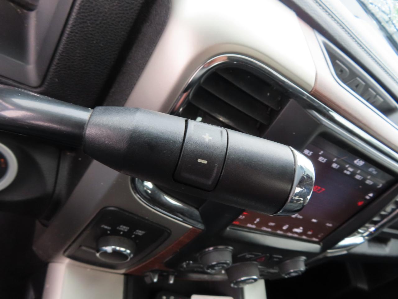 RAM 3500 Laramie 4x4 Crew Cab 8' Box 2018