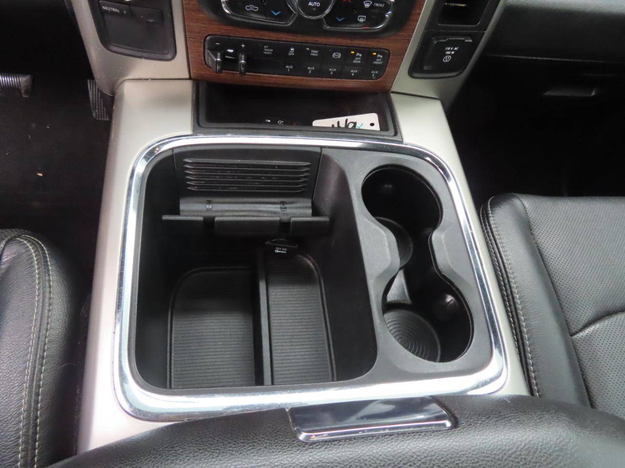 RAM 3500 Laramie 4x4 Crew Cab 8' Box 2018