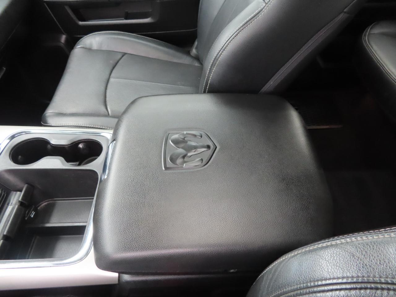 RAM 3500 Laramie 4x4 Crew Cab 8' Box 2018