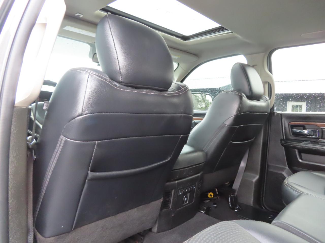 RAM 3500 Laramie 4x4 Crew Cab 8' Box 2018