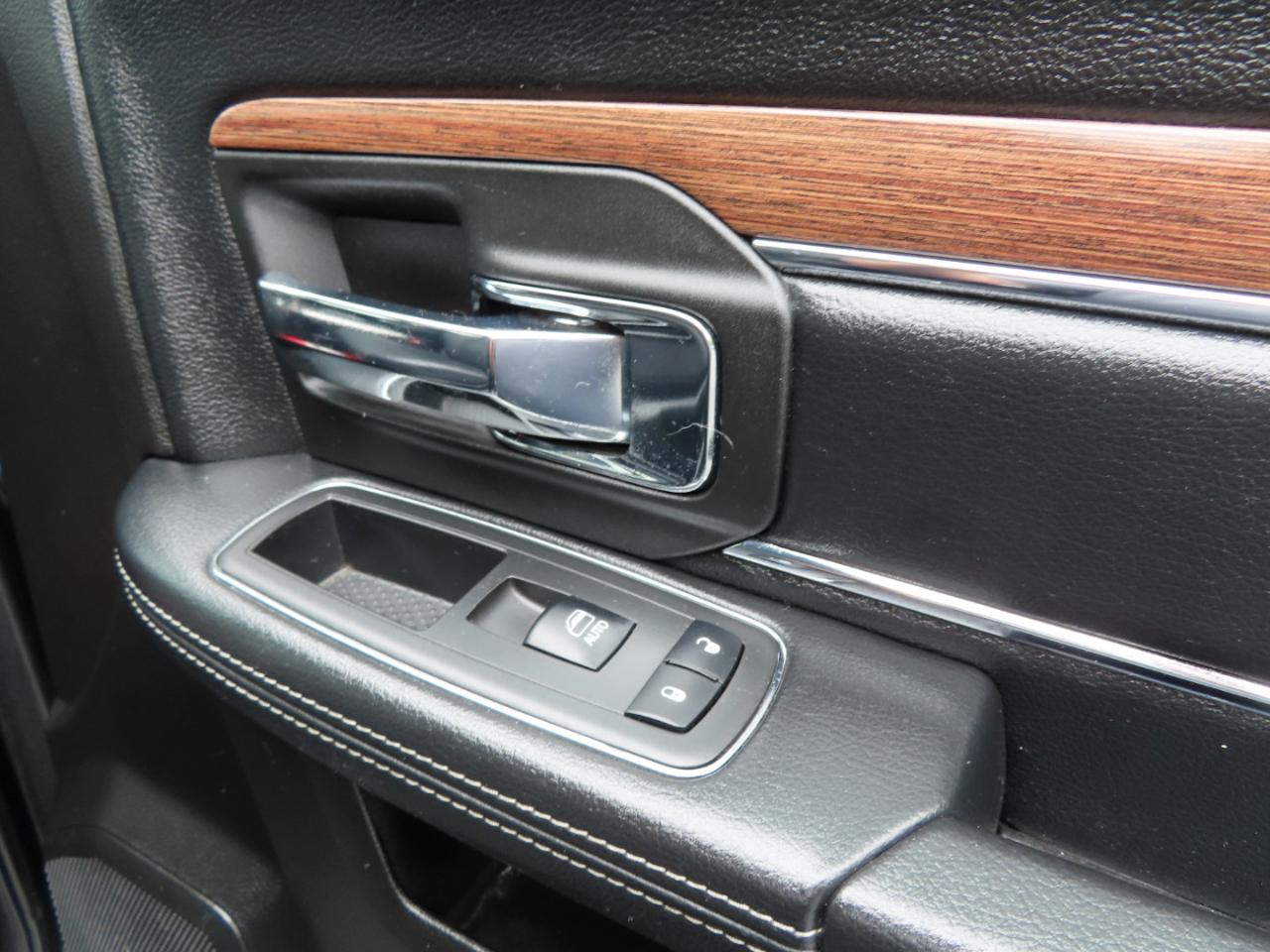 RAM 3500 Laramie 4x4 Crew Cab 8' Box 2018