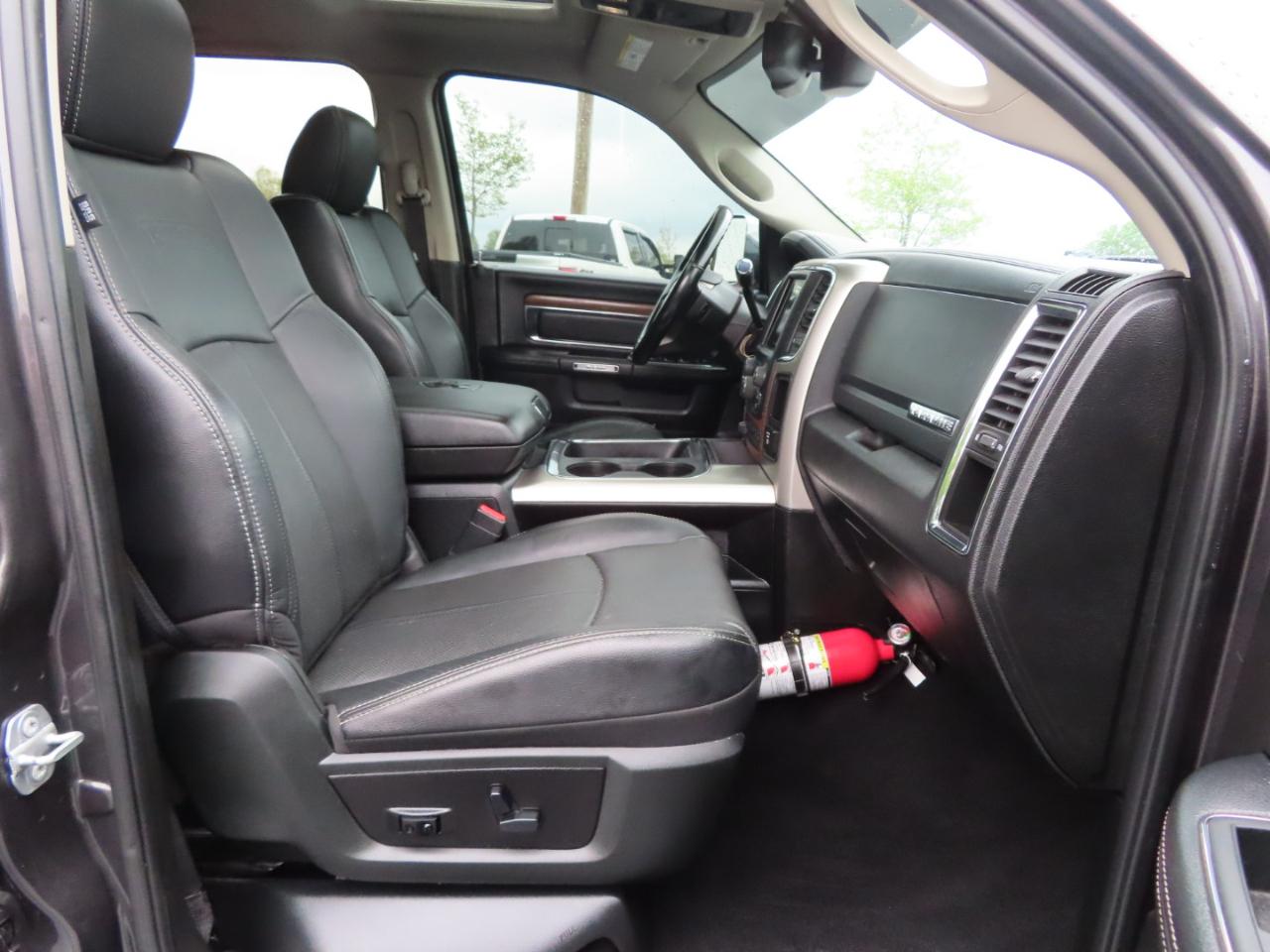 RAM 3500 Laramie 4x4 Crew Cab 8' Box 2018