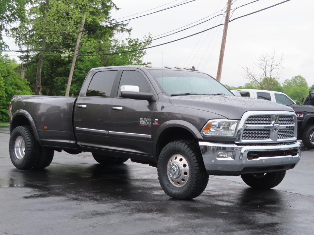 RAM 3500 Laramie 4x4 Crew Cab 8' Box 2018