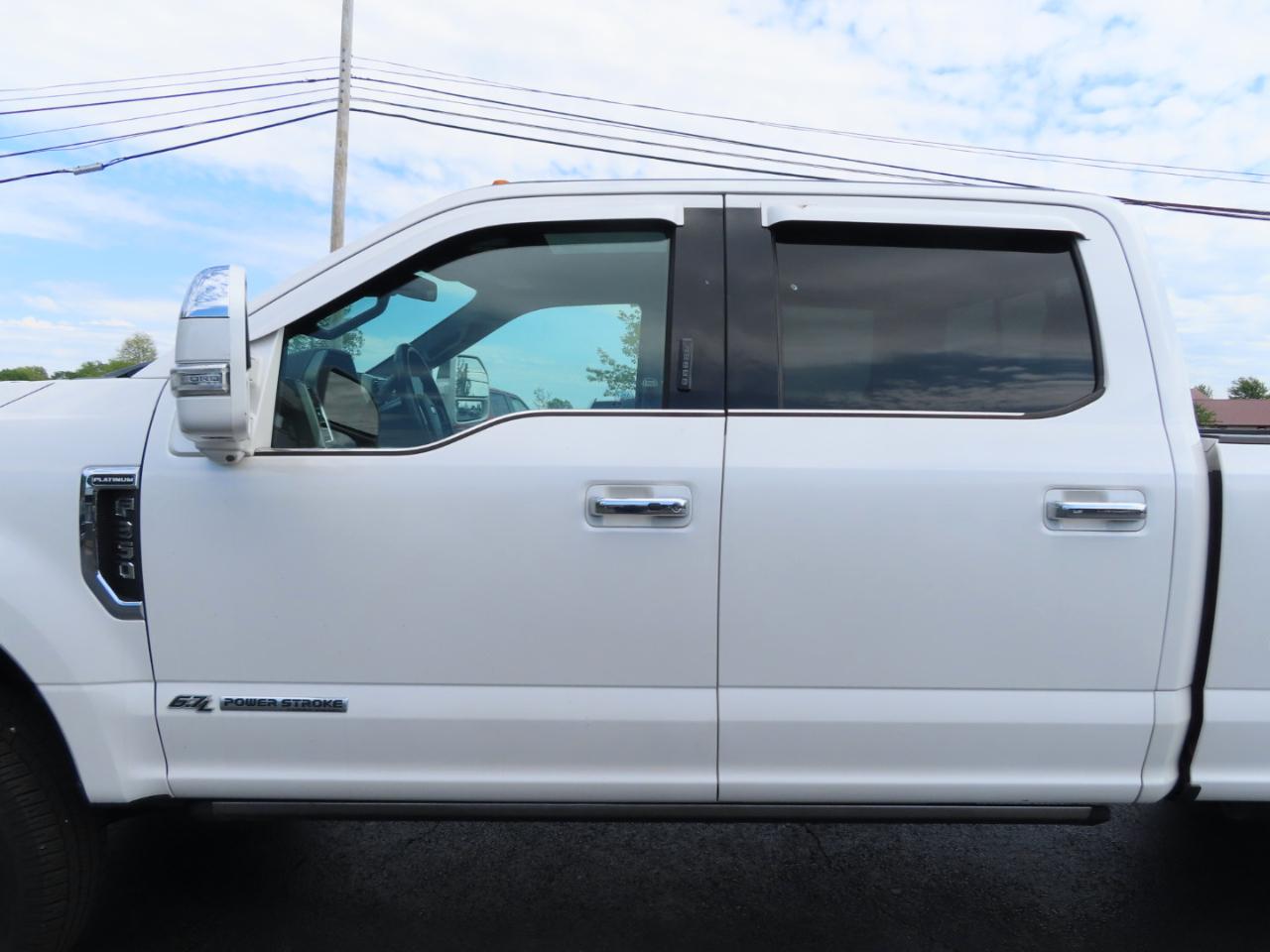 Ford Super Duty F-350 SRW Platinum 4WD Crew Cab 8' Box 2017