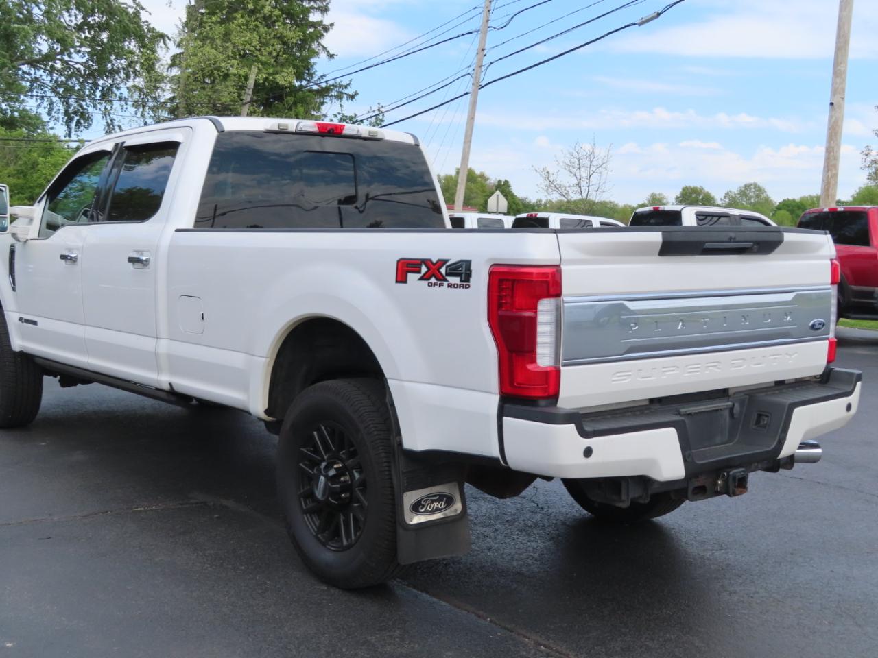 Ford Super Duty F-350 SRW Platinum 4WD Crew Cab 8' Box 2017