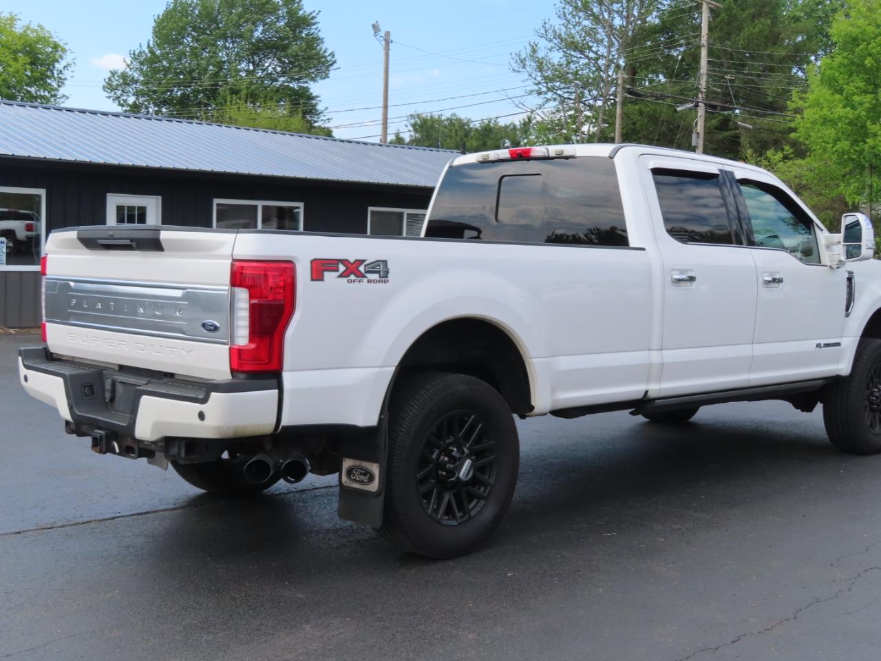 Ford Super Duty F-350 SRW Platinum 4WD Crew Cab 8' Box 2017