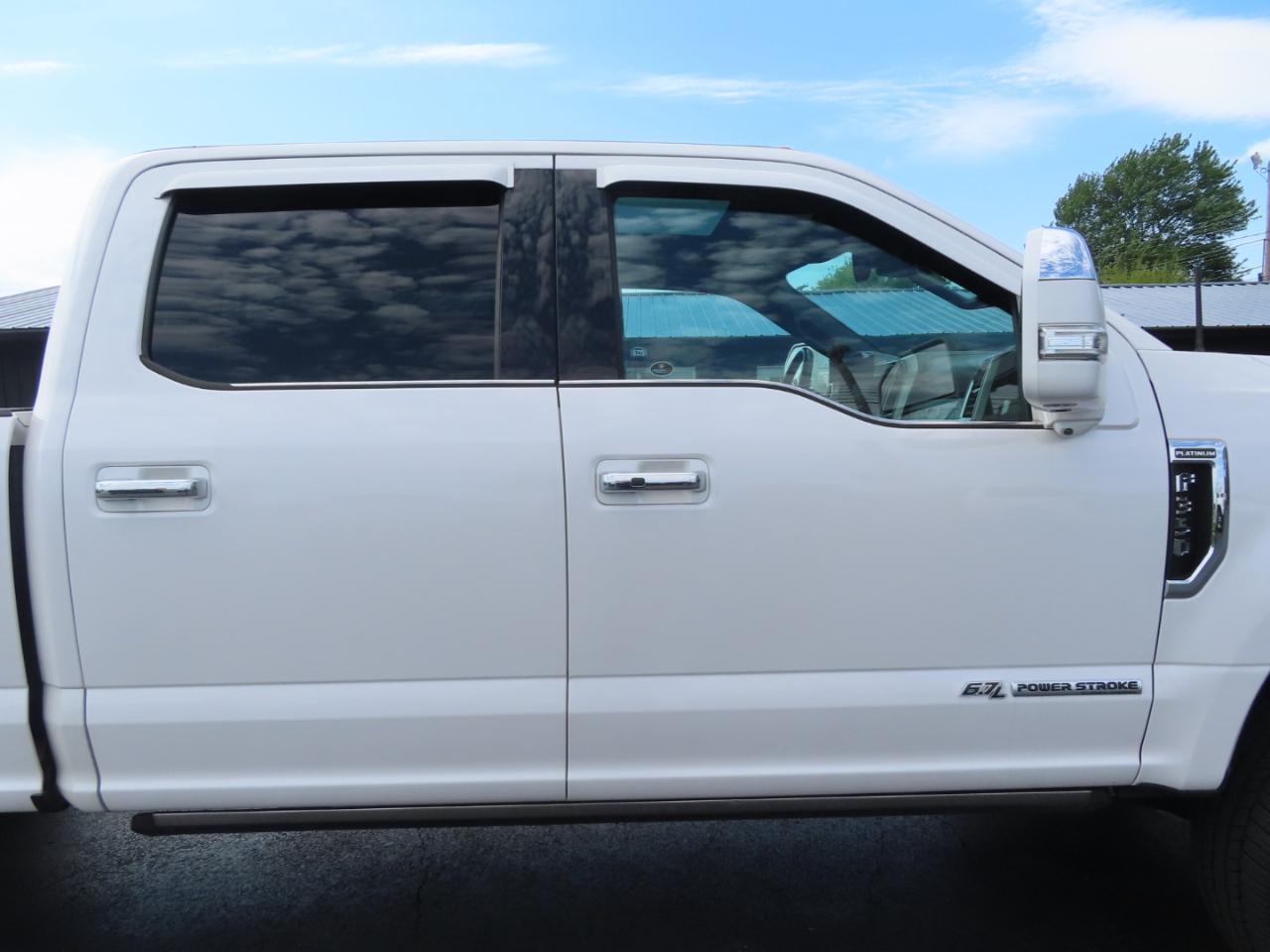 Ford Super Duty F-350 SRW Platinum 4WD Crew Cab 8' Box 2017