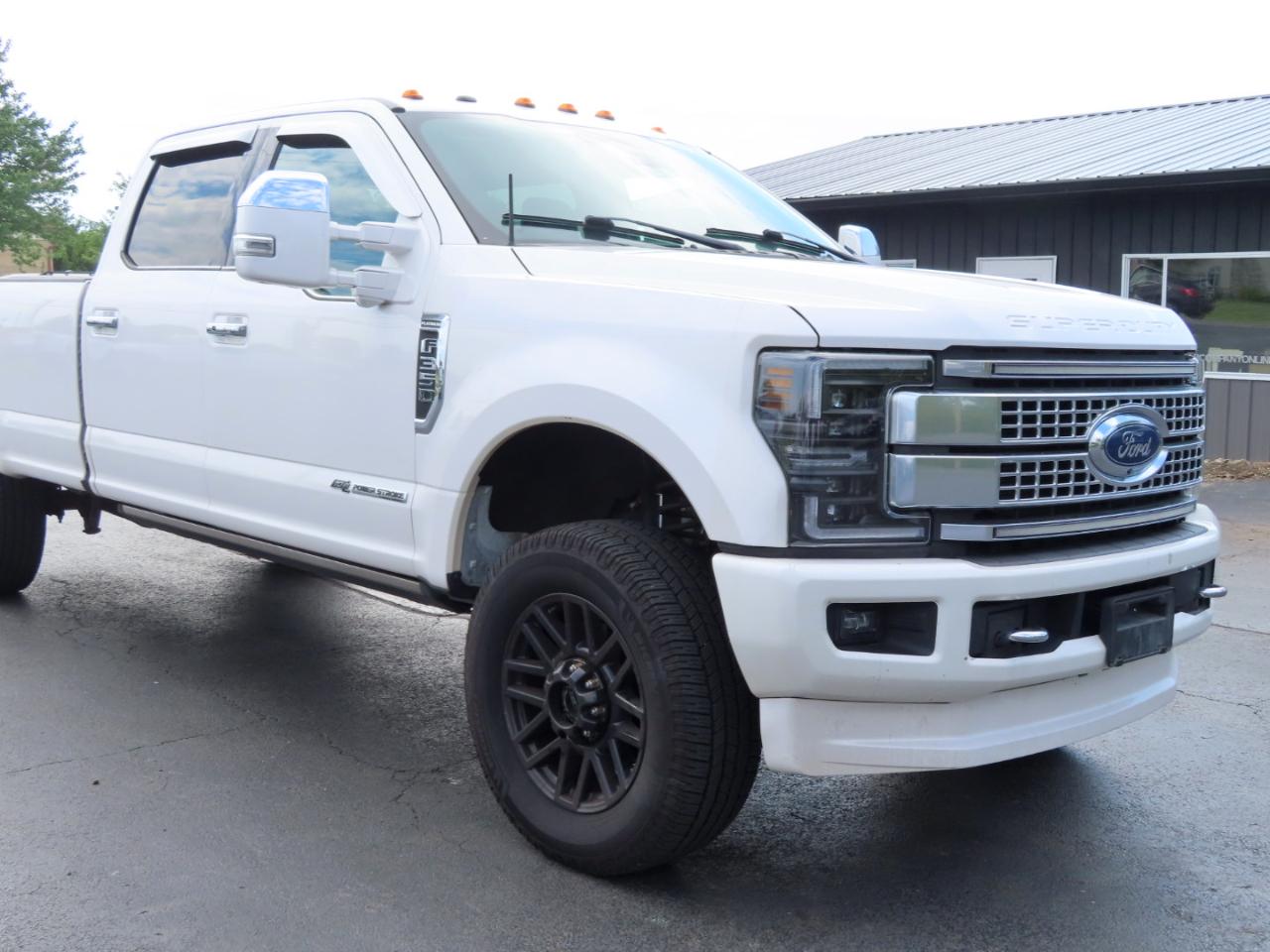 Ford Super Duty F-350 SRW Platinum 4WD Crew Cab 8' Box 2017