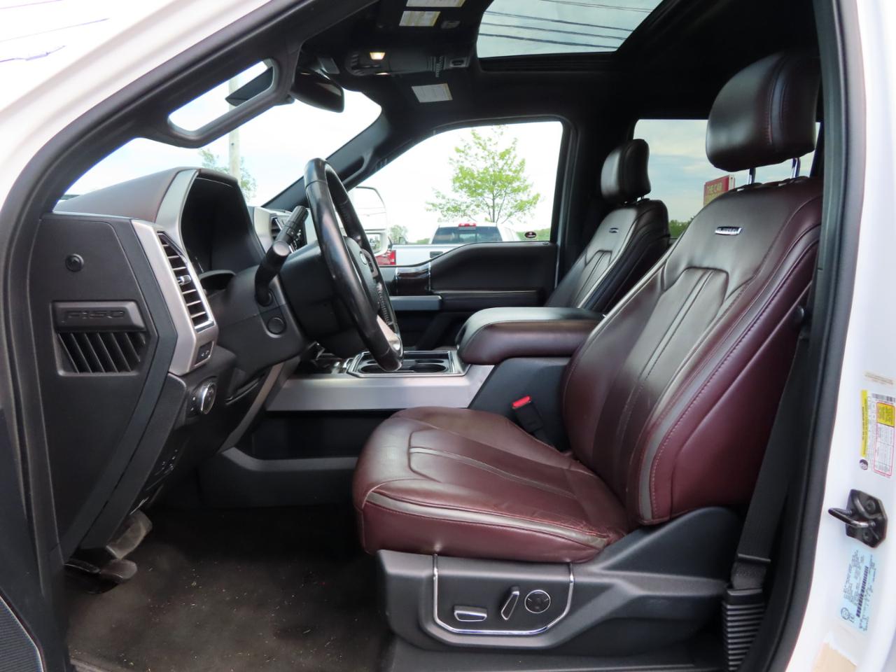 Ford Super Duty F-350 SRW Platinum 4WD Crew Cab 8' Box 2017