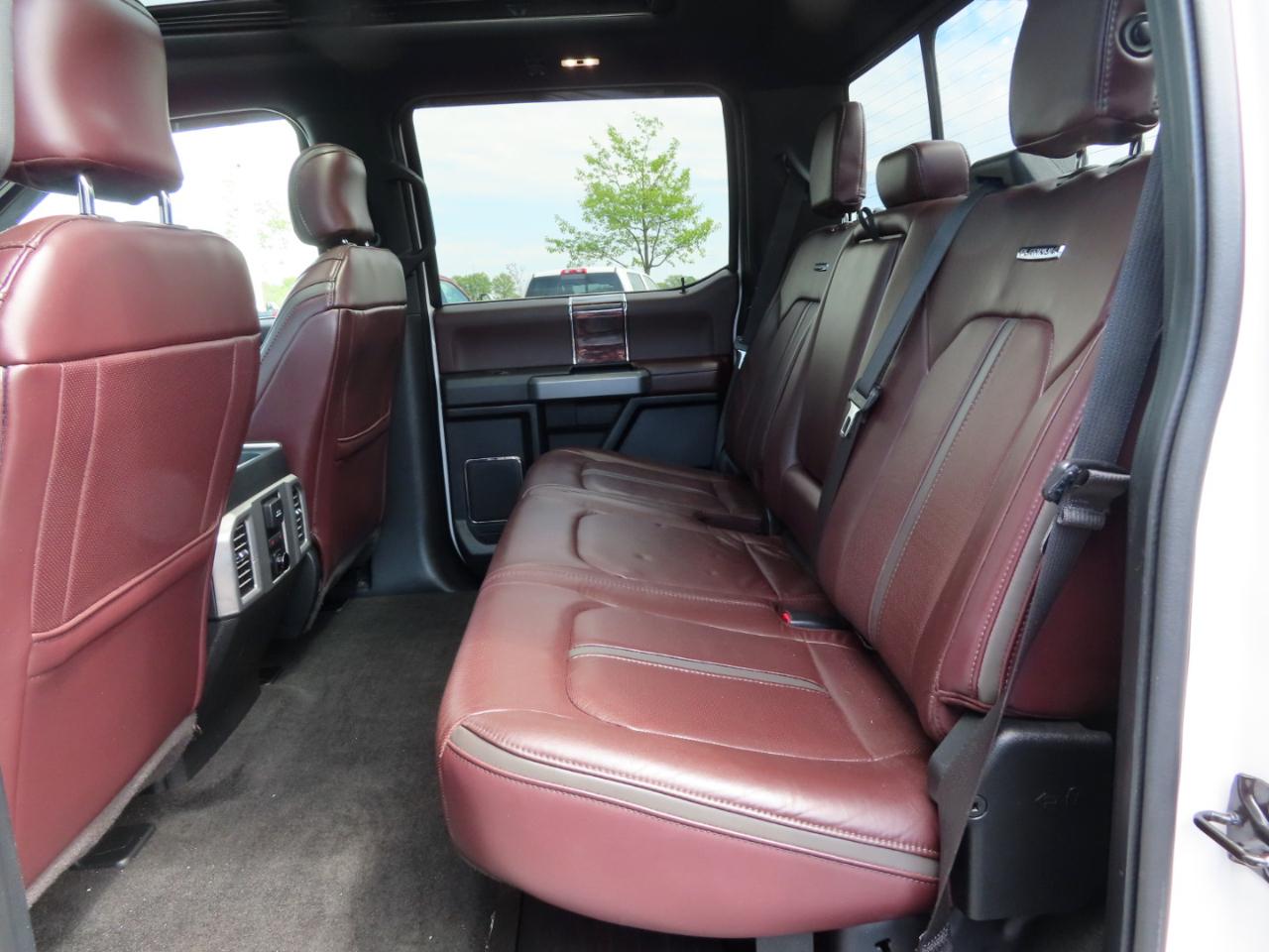 Ford Super Duty F-350 SRW Platinum 4WD Crew Cab 8' Box 2017