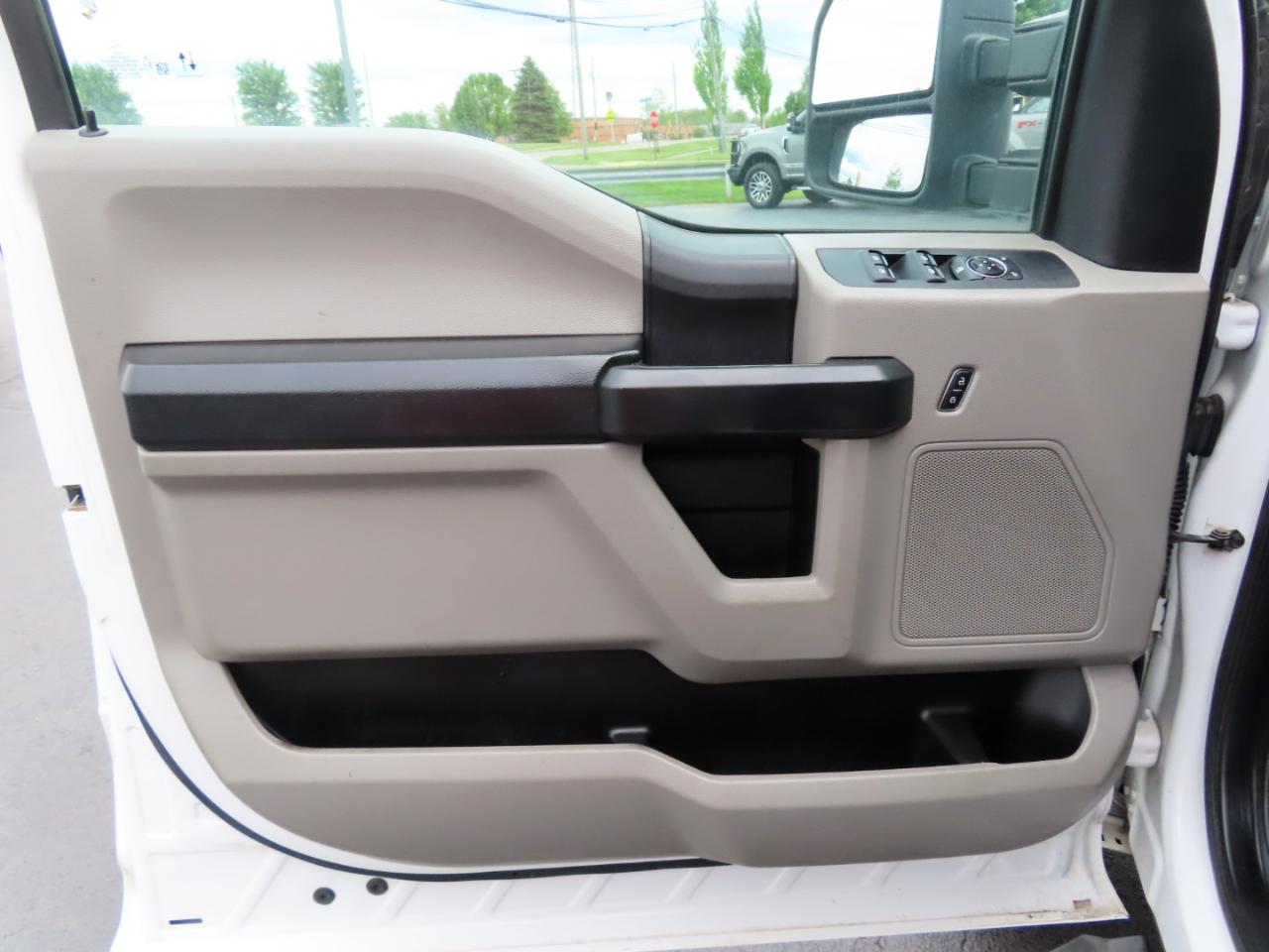 Ford Super Duty F-450 DRW XL 4WD Crew Cab 8' Box 2021