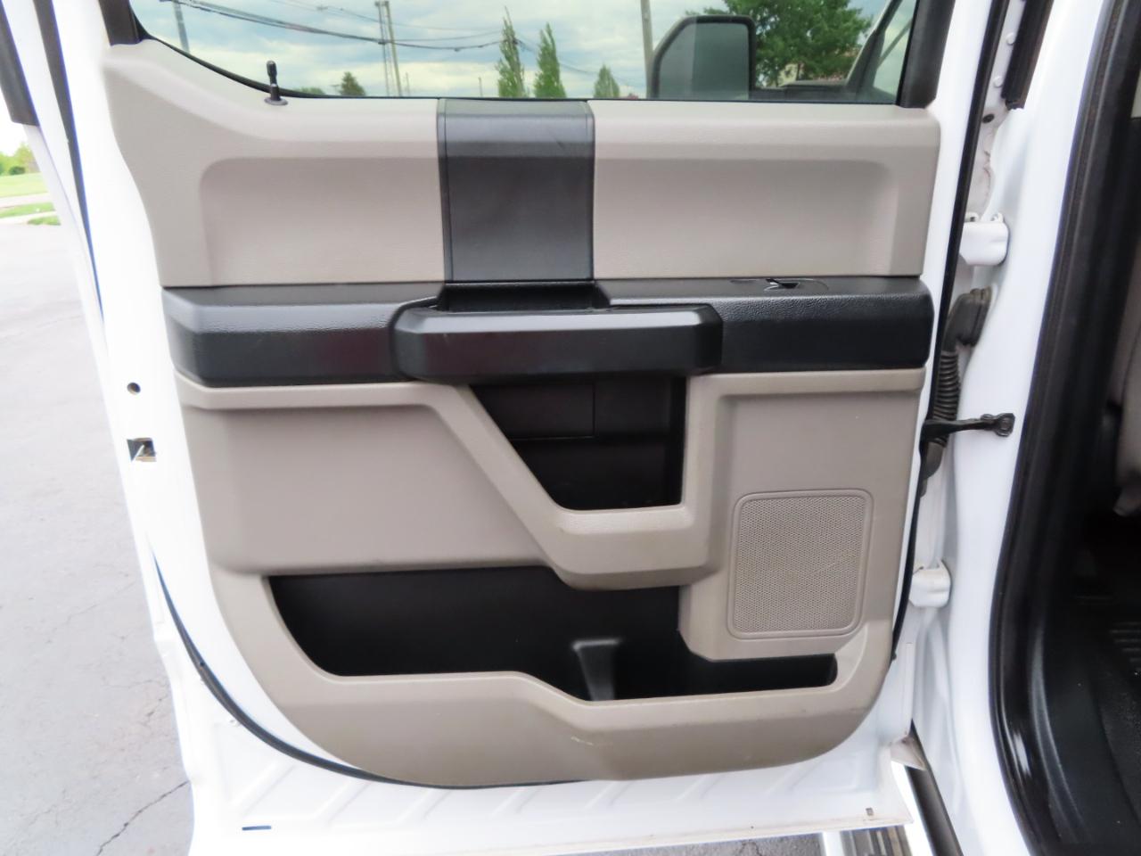 Ford Super Duty F-450 DRW XL 4WD Crew Cab 8' Box 2021