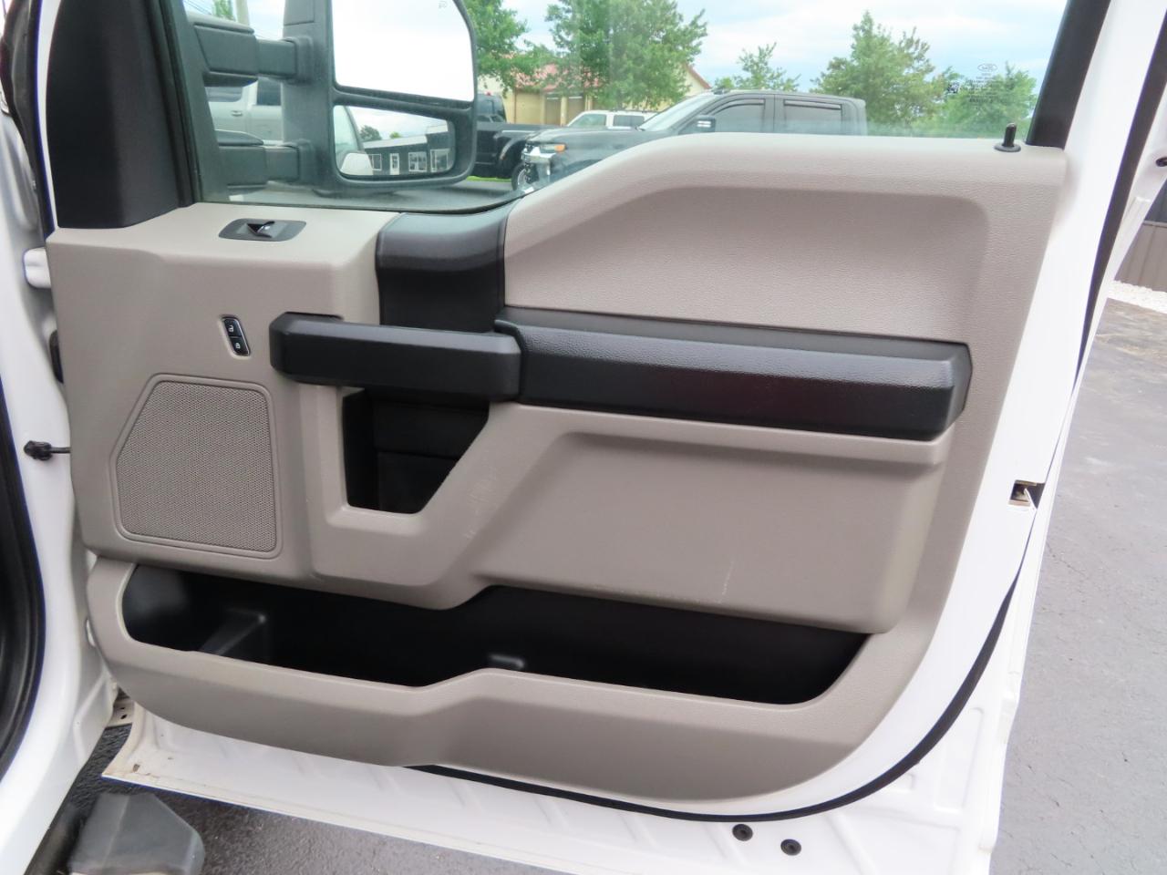 Ford Super Duty F-450 DRW XL 4WD Crew Cab 8' Box 2021