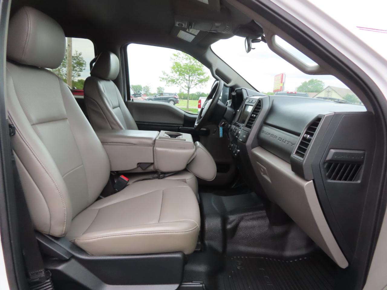 Ford Super Duty F-450 DRW XL 4WD Crew Cab 8' Box 2021