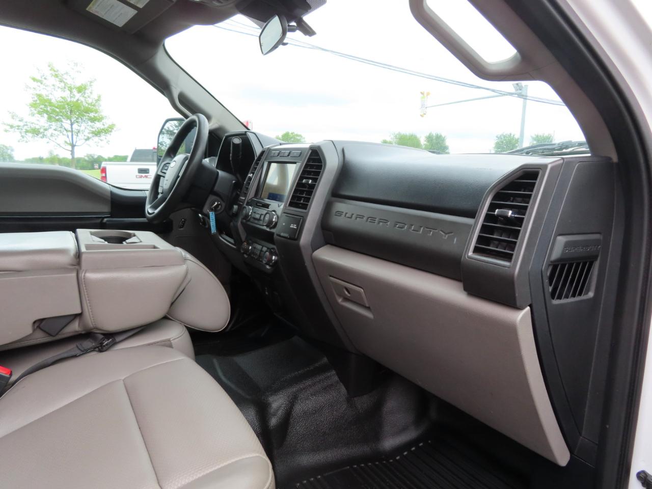 Ford Super Duty F-450 DRW XL 4WD Crew Cab 8' Box 2021