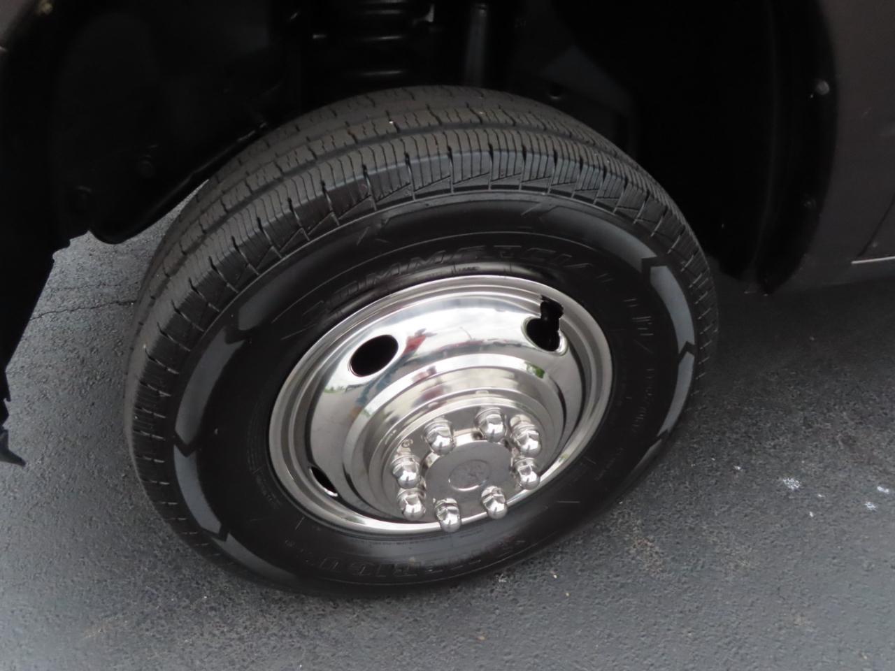 RAM 3500 SLT 4x4 Crew Cab 8' Box 2018