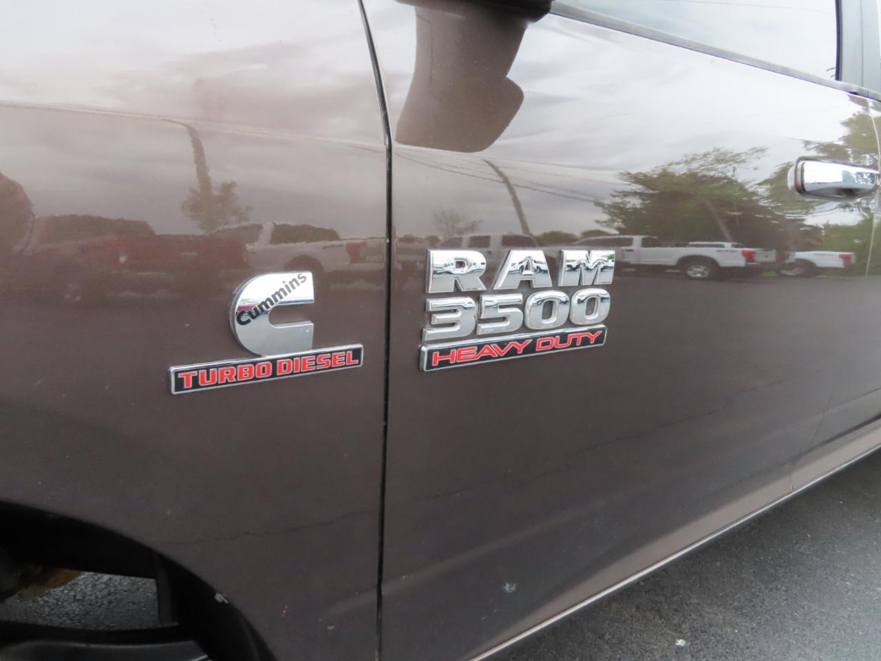 RAM 3500 SLT 4x4 Crew Cab 8' Box 2018