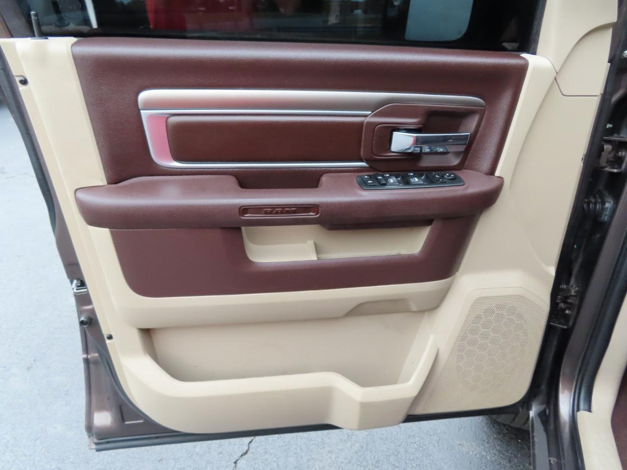 RAM 3500 SLT 4x4 Crew Cab 8' Box 2018