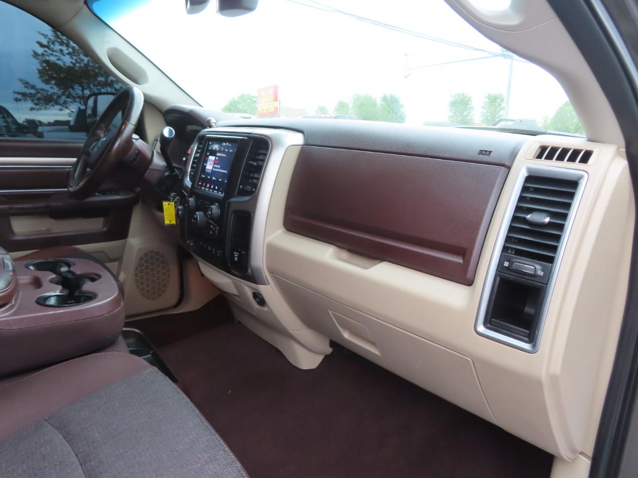 RAM 3500 SLT 4x4 Crew Cab 8' Box 2018