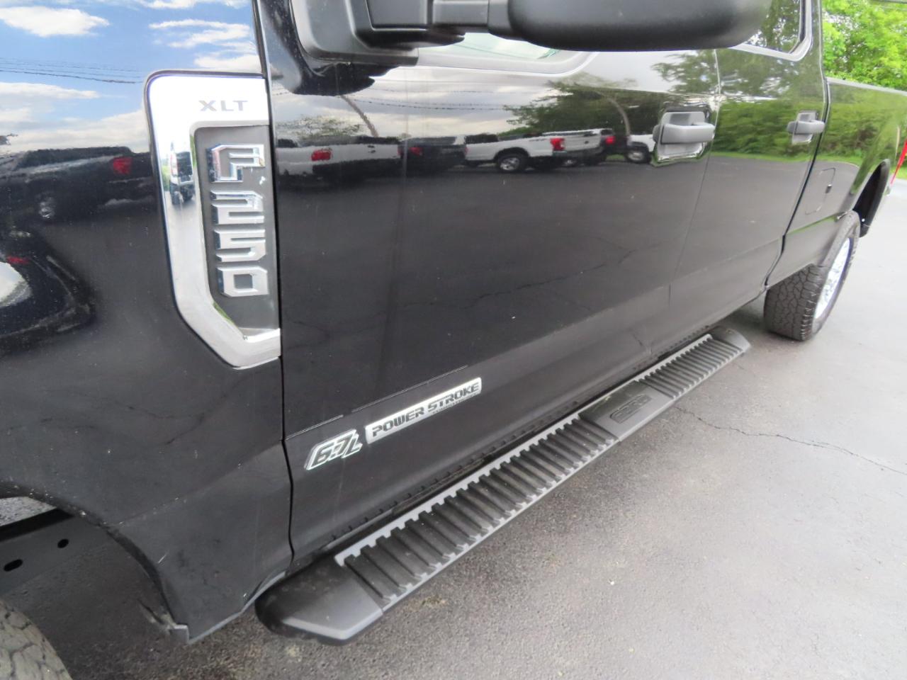 Ford Super Duty F-250 SRW XLT 4WD Crew Cab 8' Box 2021