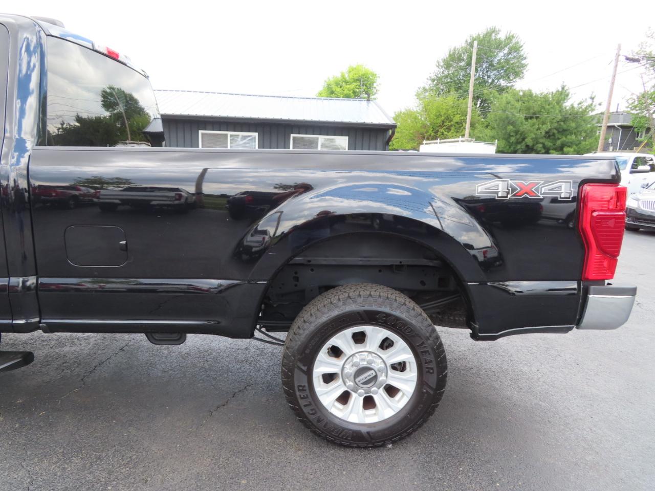 Ford Super Duty F-250 SRW XLT 4WD Crew Cab 8' Box 2021