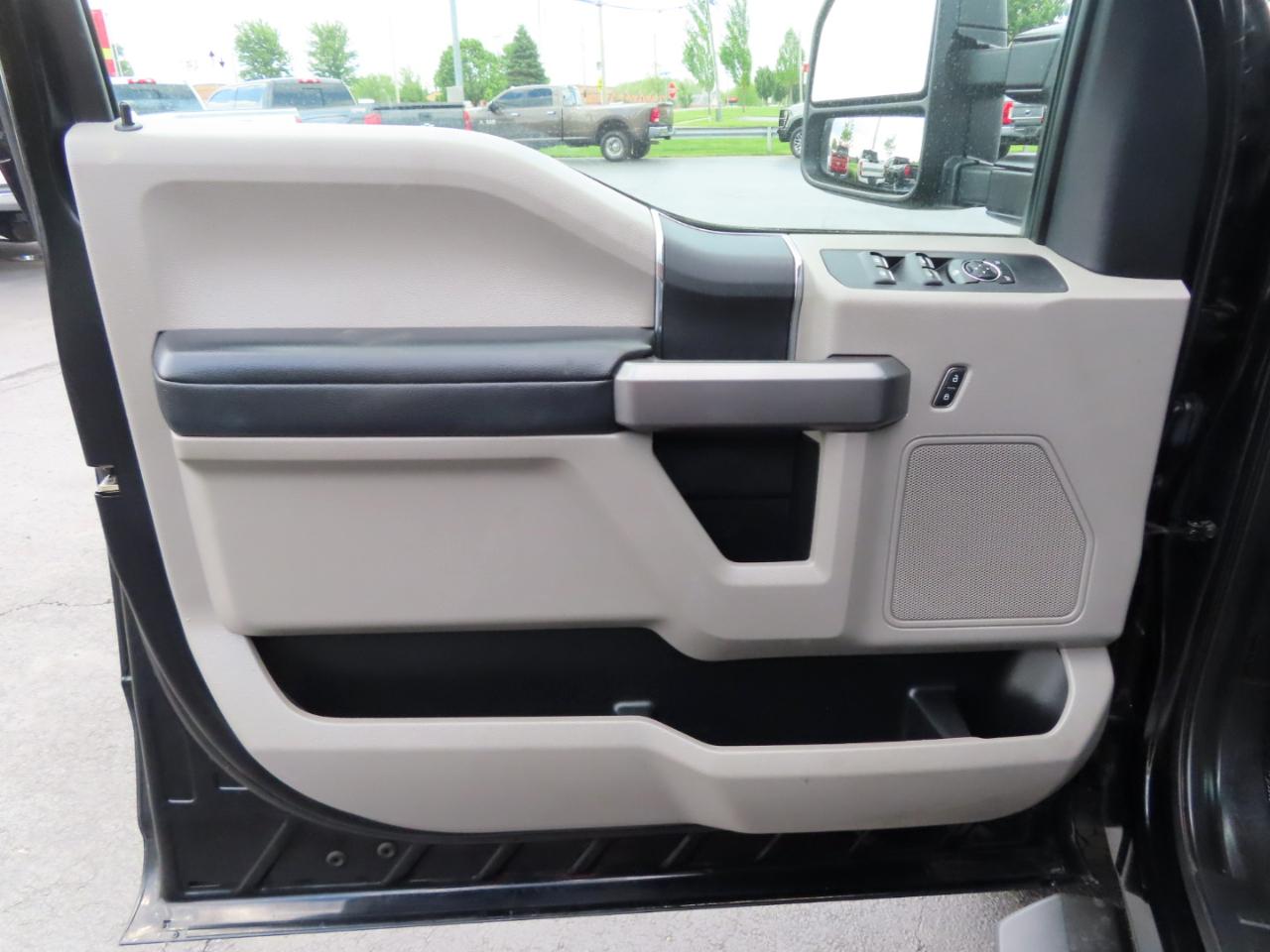 Ford Super Duty F-250 SRW XLT 4WD Crew Cab 8' Box 2021