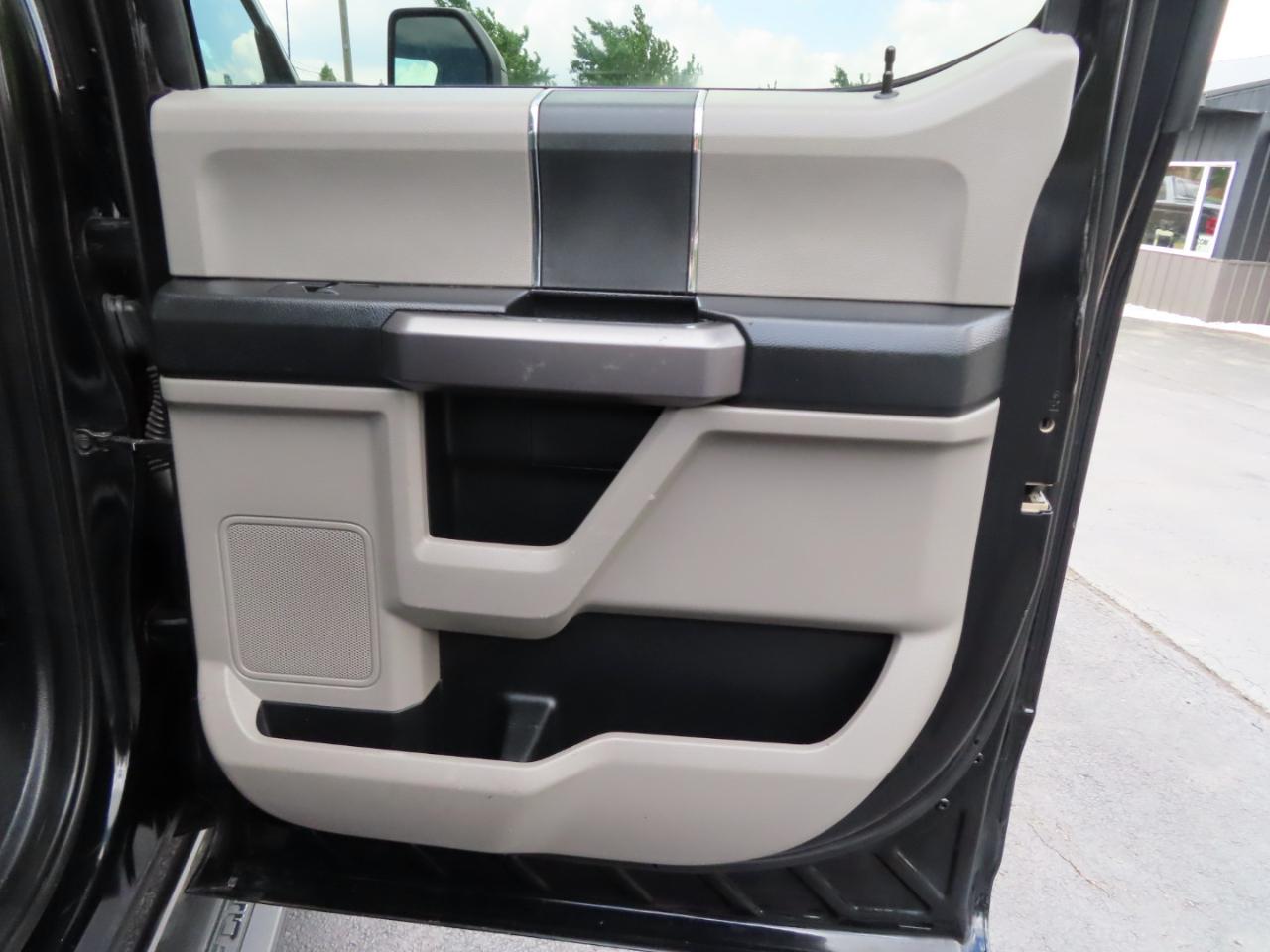 Ford Super Duty F-250 SRW XLT 4WD Crew Cab 8' Box 2021