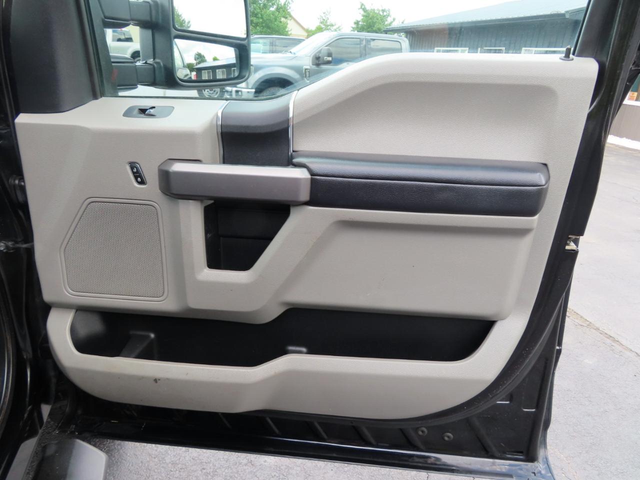 Ford Super Duty F-250 SRW XLT 4WD Crew Cab 8' Box 2021