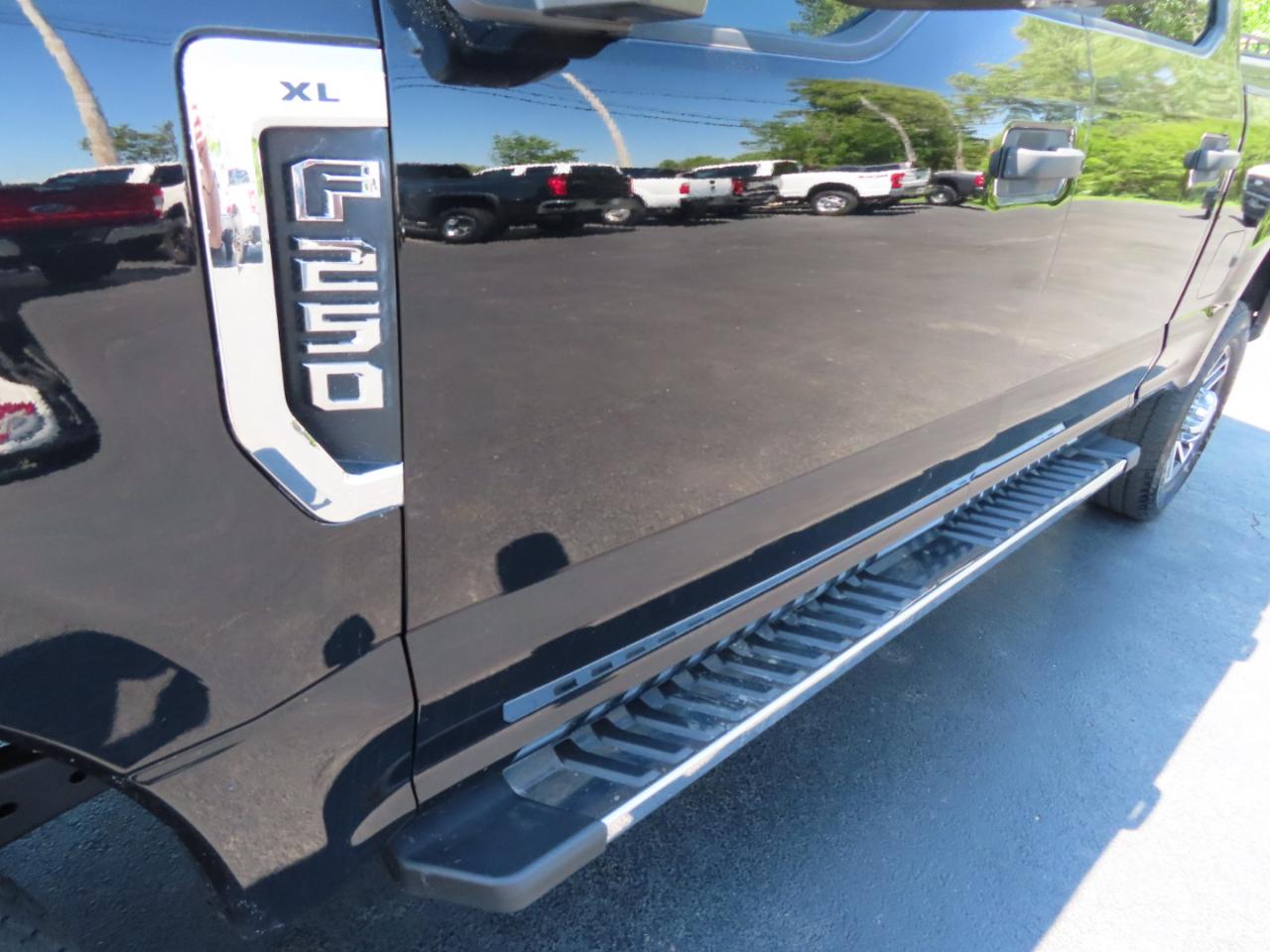 Ford Super Duty F-250 SRW XL 4WD Crew Cab 6.75' Box 2018