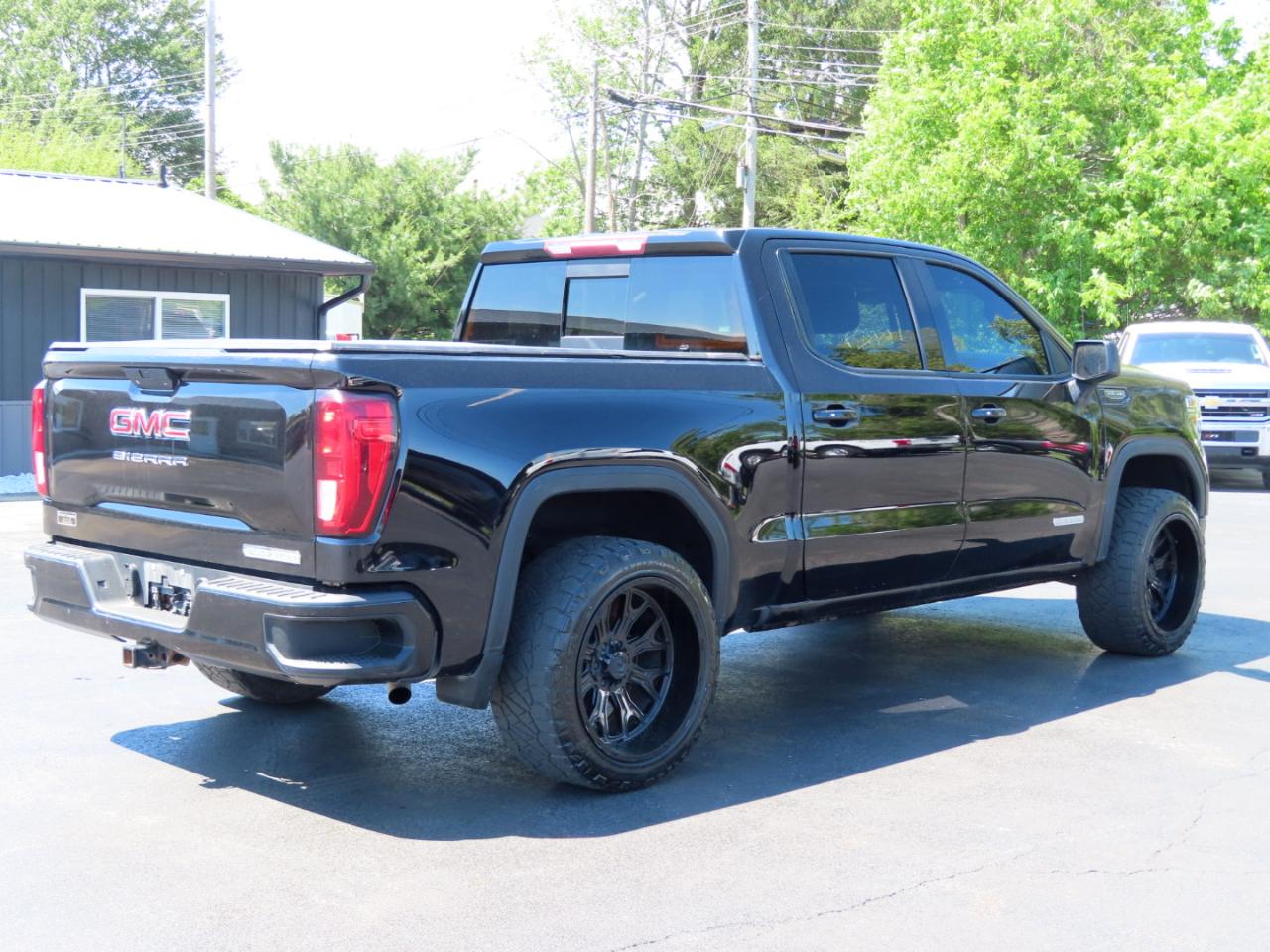 GMC Sierra 1500 4WD Crew Cab 147" Elevation 2020