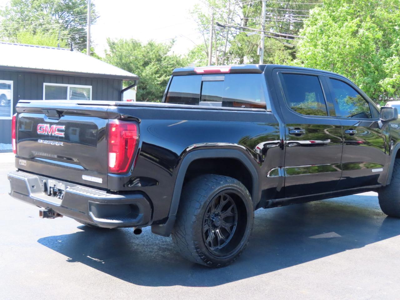 GMC Sierra 1500 4WD Crew Cab 147" Elevation 2020