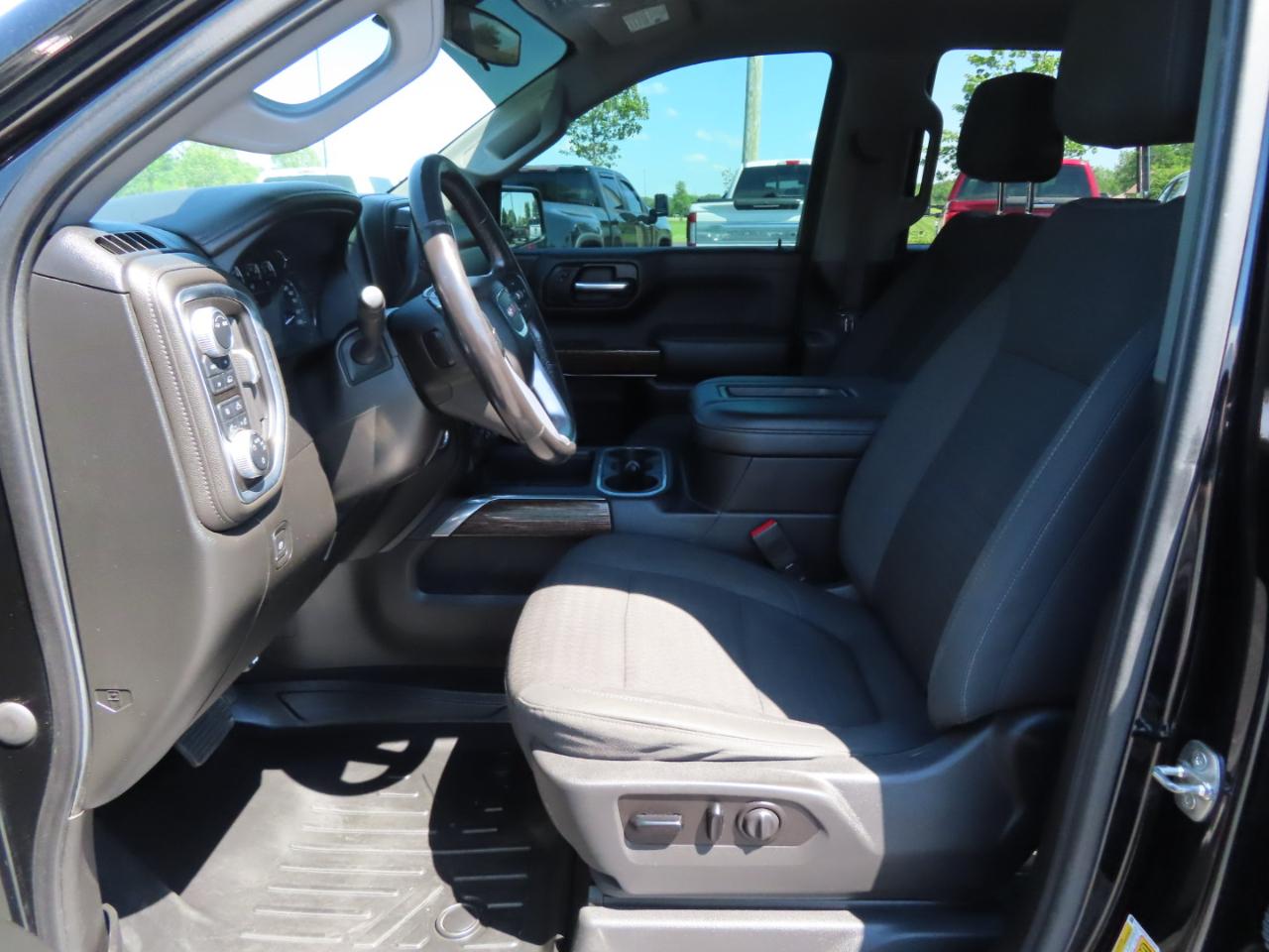 GMC Sierra 1500 4WD Crew Cab 147" Elevation 2020