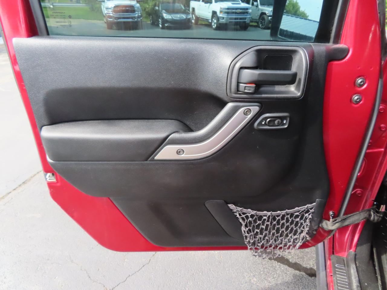 Jeep Wrangler Unlimited 4WD 4dr Rubicon 2013