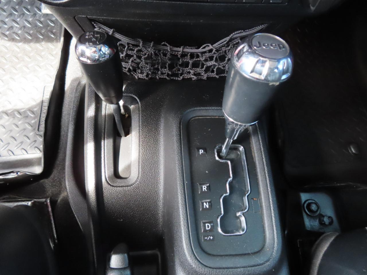 Jeep Wrangler Unlimited 4WD 4dr Rubicon 2013